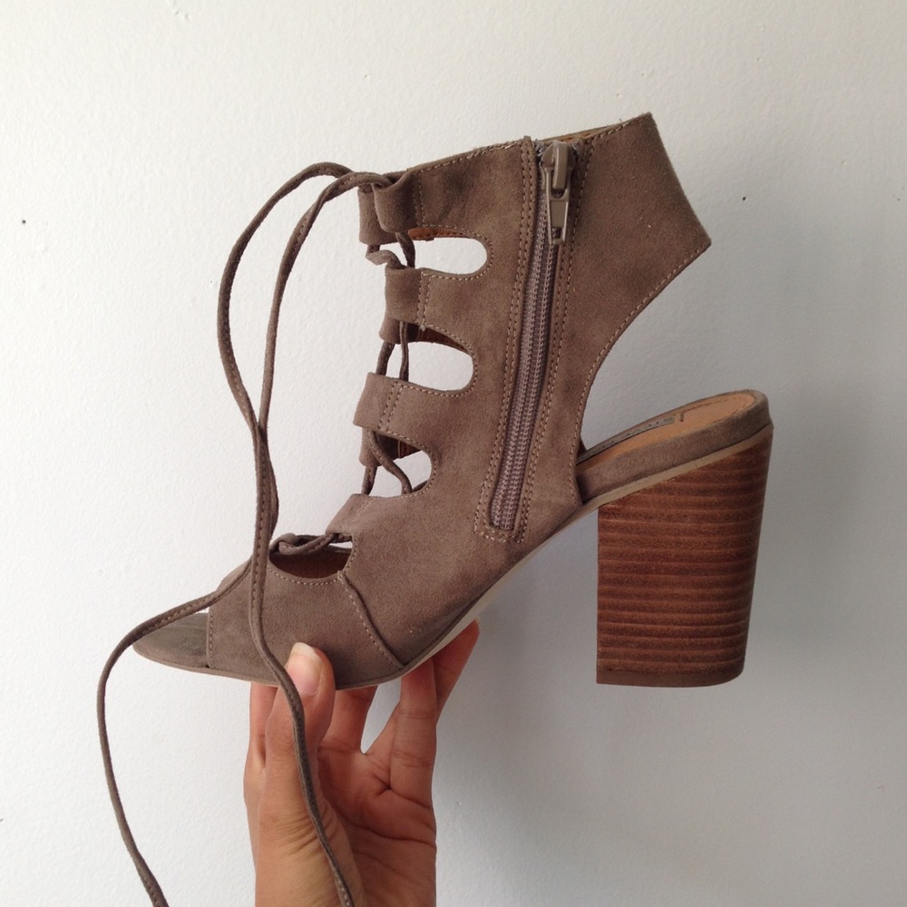 Nude suede boot